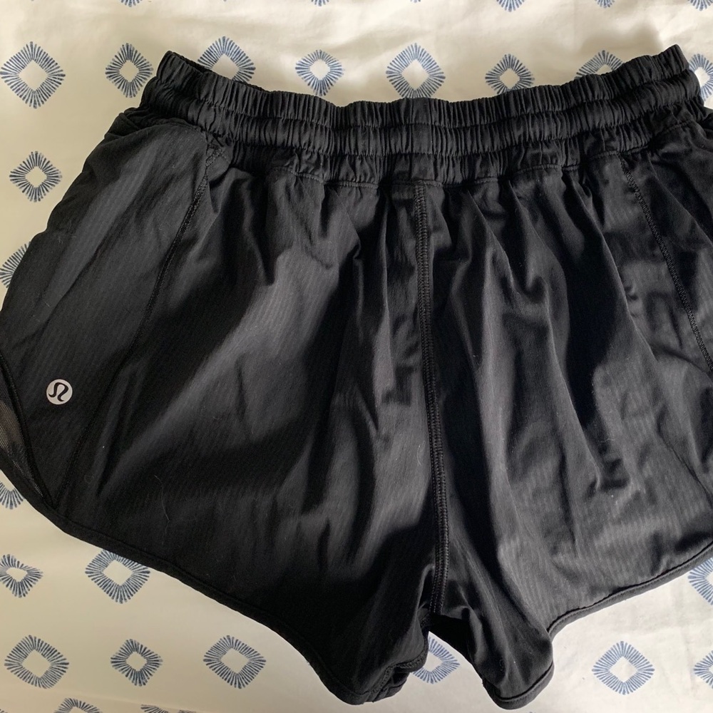 Black lulu lemon running shorts size 4!!!
